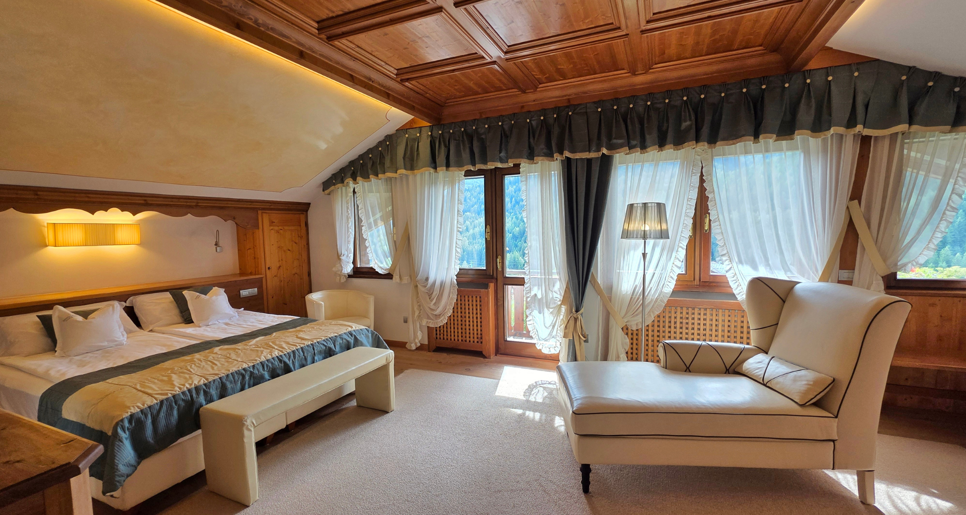 Classic Junior Suite home